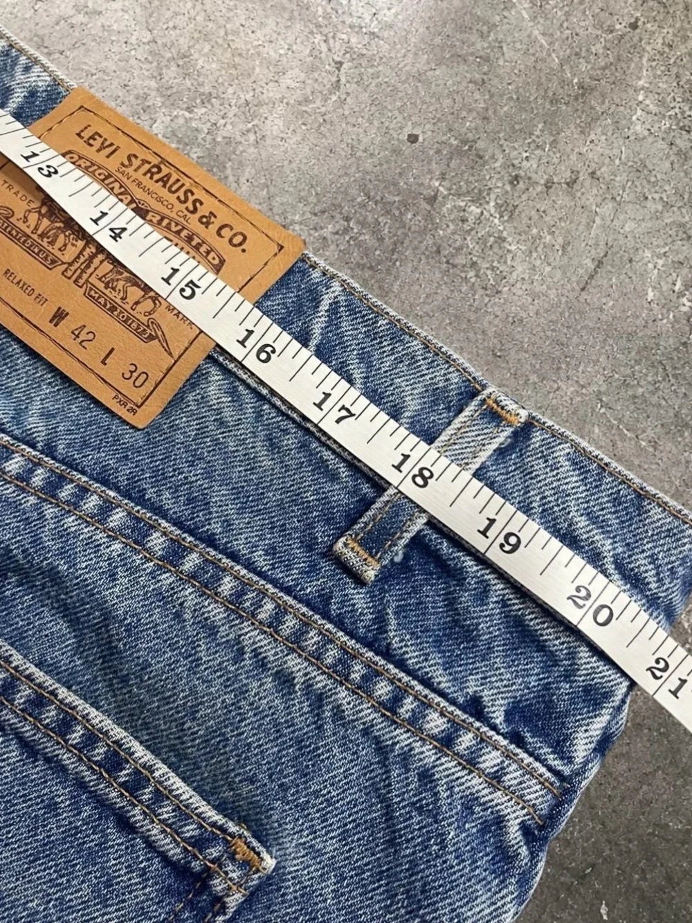 Vintage 90s Levi's 550 Orange Tab Relaxed Fit Men's Jeans Blue Wash 42x30